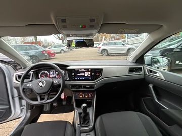 Car image 12