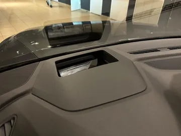 Car image 36