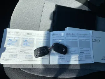 Car image 20
