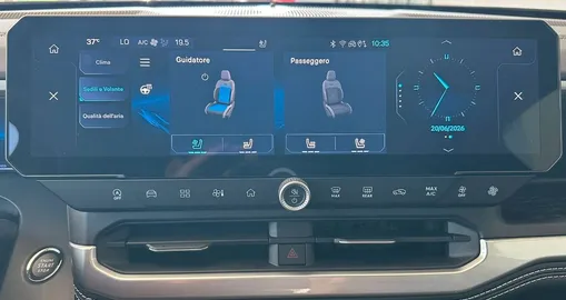 Car image 15
