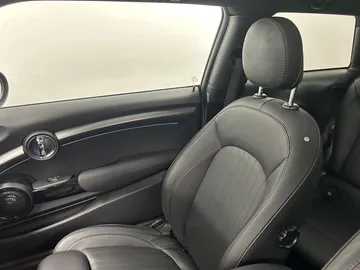 Car image 36