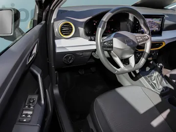 Car image 10