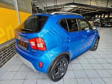 Car image 5