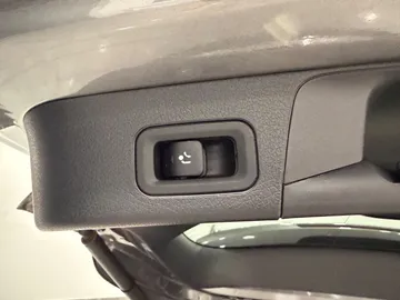Car image 35