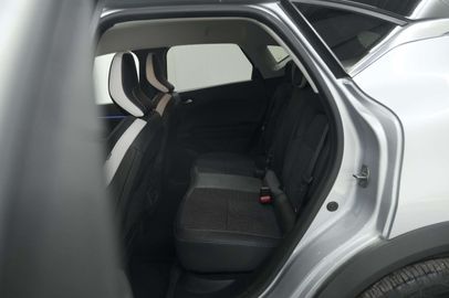 Car image 30