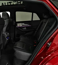 Car image 30