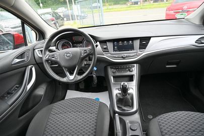 Car image 9