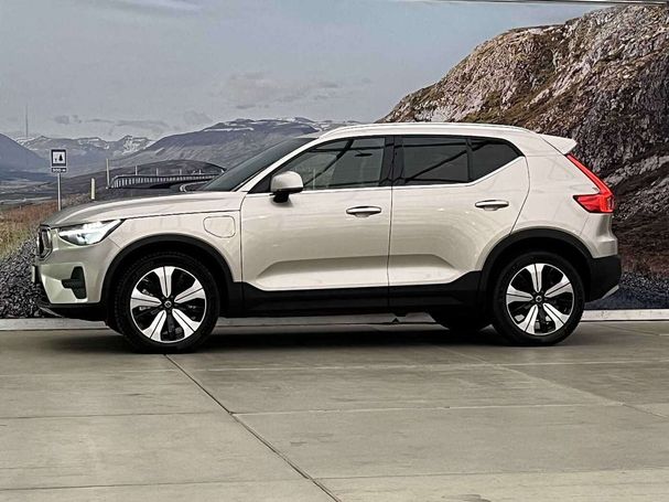 Volvo XC40 T4 Plus Bright 155 kW image number 3