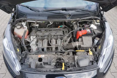 Car image 18