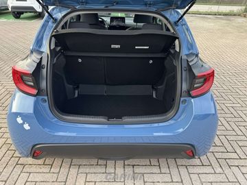 Car image 10