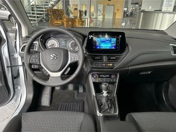 Car image 12