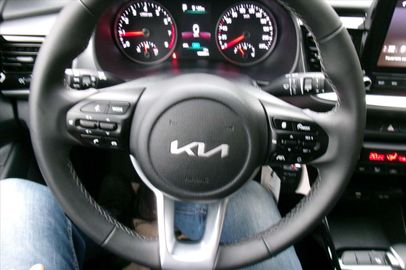 Car image 29