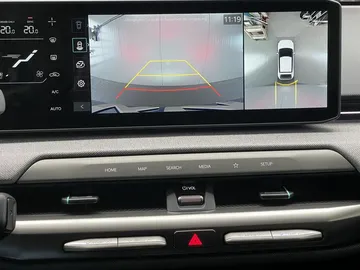 Car image 24