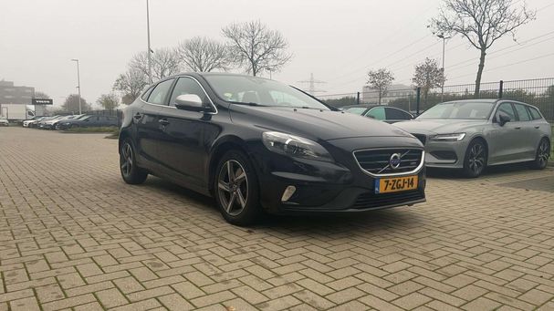 Volvo V40 D4 140 kW image number 1