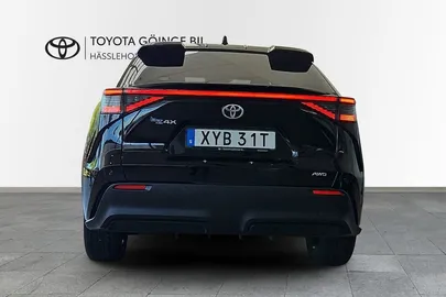 Car image 4