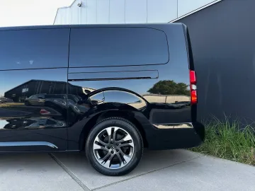 Car image 35