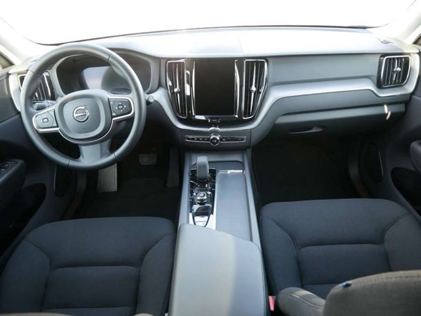 Volvo XC60 B4 Momentum 145 kW image number 10