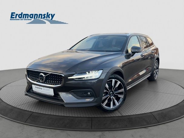 Volvo V60 Cross Country AWD B5 184 kW image number 1