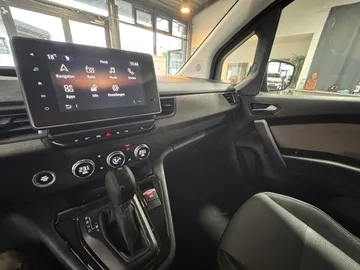 Car image 28