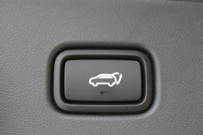 Car image 32