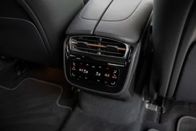 Car image 49