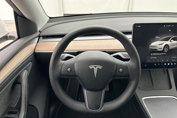 Tesla Model Y Long Range AWD 378 kW image number 14