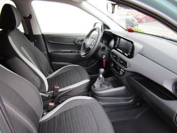 Car image 14