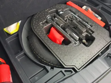 Car image 48