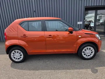 Car image 4