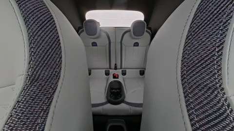 Car image 26