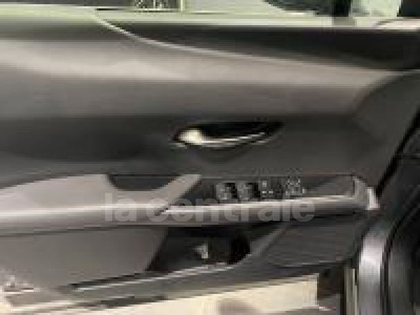 Lexus UX 135 kW image number 6