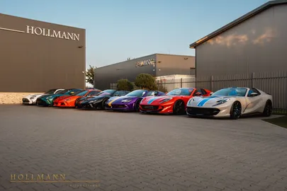 Car image 30