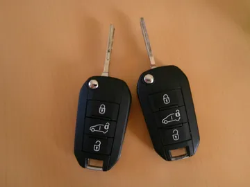 Car image 30
