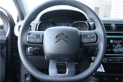 Car image 26