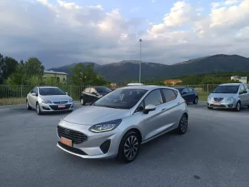 Car image 30