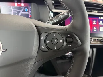 Car image 38