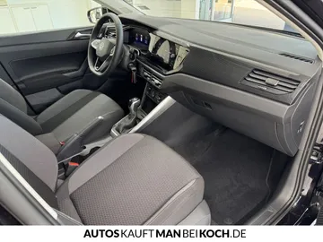 Car image 32