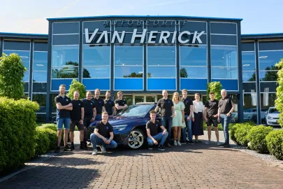 Car image 21