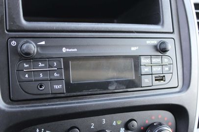 Car image 26