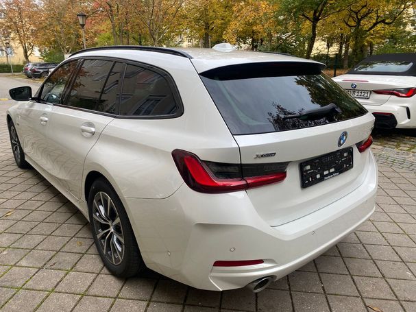 BMW 330e Touring xDrive 215 kW image number 13