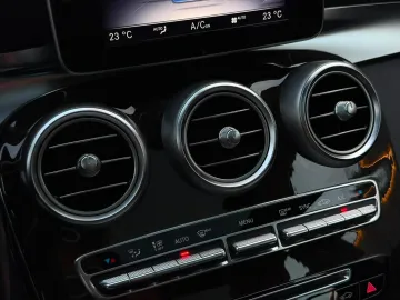 Car image 37