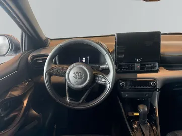 Car image 9