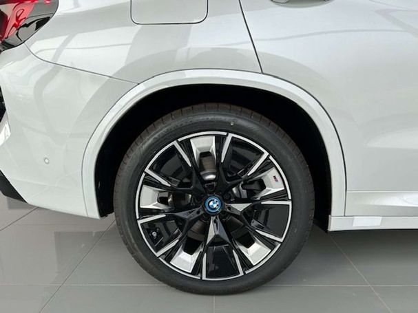 BMW iX3 M Sport Impressive 210 kW image number 8