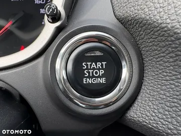Car image 40