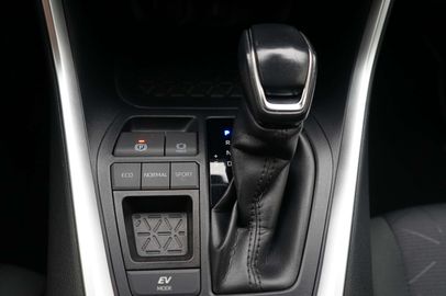 Car image 31