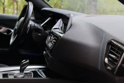 Car image 35
