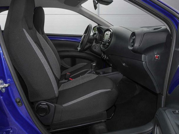 Toyota Aygo X 1.0 VVT-i 53 kW image number 2