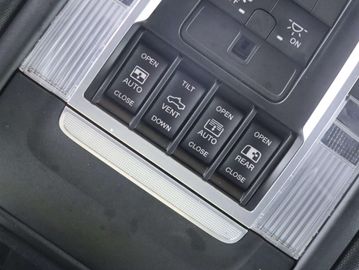 Car image 36