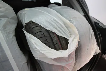 Car image 28