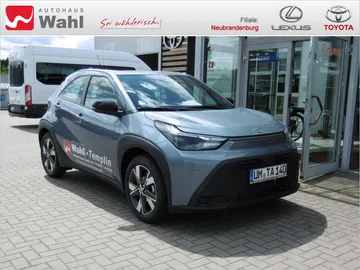 Car image 21